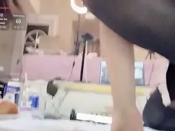 yueyue2003のStripchatでアダルトビデオチャット