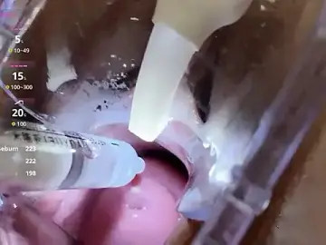 yueyue2003のStripchatでセックスカメラ