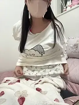 miku_pipipiのStripchatで高画質ウェブカメラ