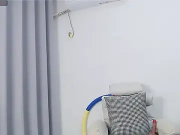 judyliのStripchatで高画質ウェブカメラ