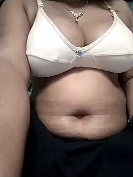 Uma-2のStripchatでライブセックス映像