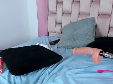 Emma_EvelynのStripchatでライブチャット