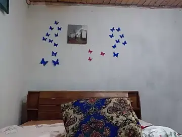 Princess_AriahsquirtyのStripchatで人気のアダルト配信