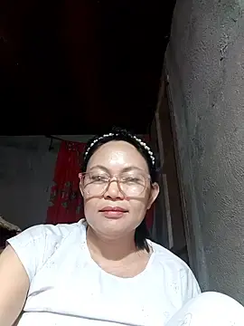 Everleigh_momのStripchatでアダルトカメラ配信