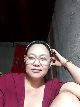 Everleigh_momのStripchatで無料ライブポルノ