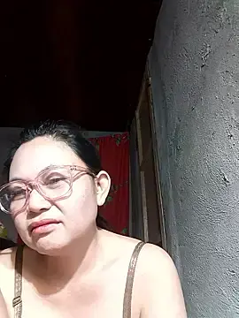 Everleigh_momのStripchatでセックスカメラ