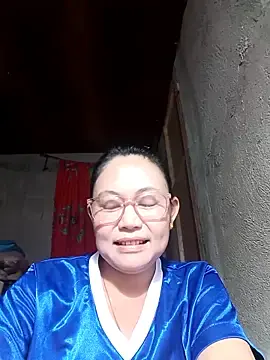 Everleigh_momのStripchatで最高のライブ配信