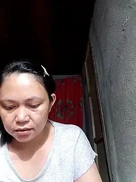 Everleigh_momのStripchatで最高のライブ配信