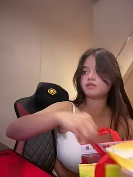 Toffee-00のStripchatでヌードカメラ