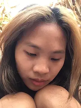 namicuteのStripchatでヌードカメラ