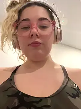brooklynivyのStripchatでヌードカメラ