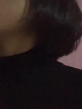 SarahkiuのStripchatでヌードカメラ