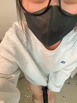 Vn___CUAのStripchatでライブチャット