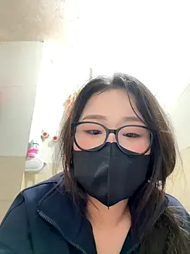 Vn___CUAのStripchatで今すぐ視聴可能なセックスカム