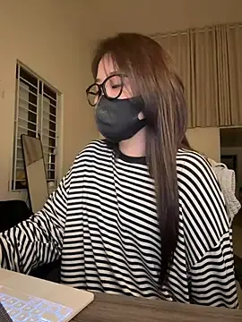 Vn___CUAのStripchatでライブチャット