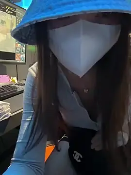 nideanbabyのStripchatでプライベートチャット