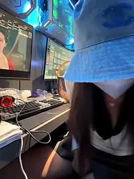 nideanbabyのStripchatで無料ポルノカメラ