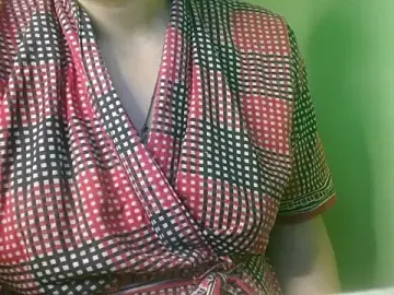 LOVERIAKOLのStripchatで人気のアダルト配信