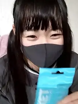 yuna-yourgirlfriendのStripchatで今すぐ視聴可能なセックスカム