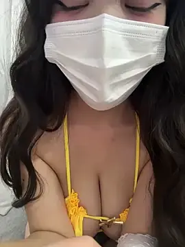 cute-yayのStripchatでセックスカメラ