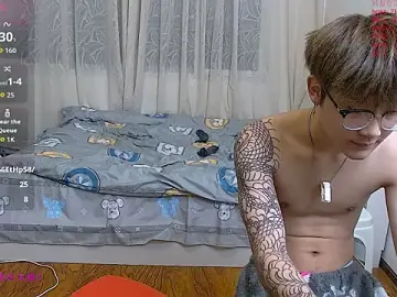 KK-cuteboyのStripchatでライブポルノ配信