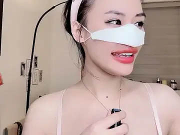 MaiLiiilのStripchatでプライベートチャット