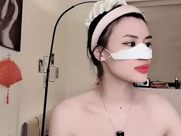 MaiLiiilのStripchatで今すぐ視聴可能なセックスカム