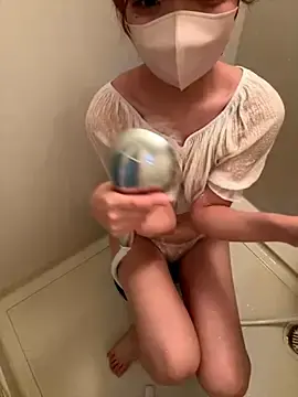 omochi_chan_ooのStripchatでライブセックス映像