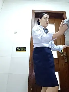 bingxin-のStripchatで人気のアダルト配信