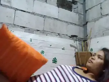 Silly_Girl21のStripchatで人気のアダルト配信