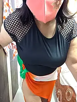 MOM-SUN-COUPLEのStripchatでプライベートチャット