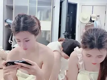18_MMSSYYのStripchatで無料ライブポルノ