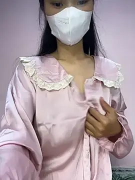 lung-linhのStripchatで無料ポルノカメラ