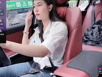 newwellのStripchatでアダルトカメラ配信