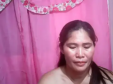 Juicy_69xxのStripchatでアダルトビデオチャット