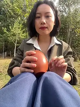 Eliza-EのStripchatで無料ポルノカメラ