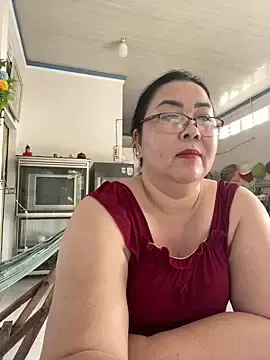 Alinat_のStripchatで高画質ウェブカメラ