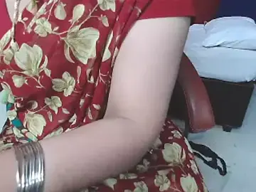 sunitha-3のStripchatで今すぐ視聴可能なセックスカム