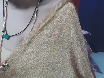 sunitha-3のStripchatで今すぐ視聴可能なセックスカム