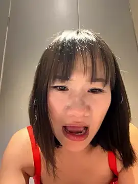 wemroudeyuのStripchatでヌードカメラ