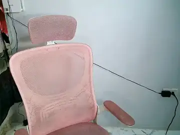 lovely_kristine22のStripchatで無料ポルノカメラ