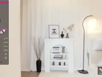 bdbdzsのStripchatで今すぐ視聴可能なセックスカム