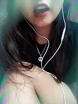 moa_koaのStripchatで無料ポルノカメラ