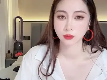 wuyueainiのStripchatでライブセックス映像