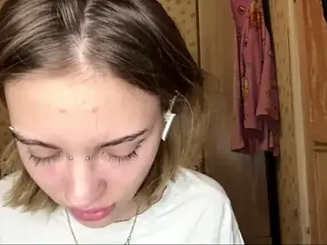 MelaineAytesのStripchatで今すぐ視聴可能なセックスカム