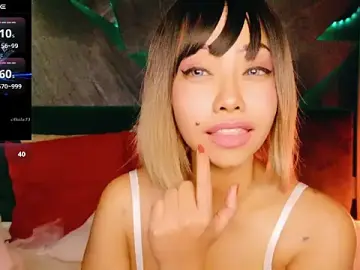 ElyaQuinnのStripchatで今すぐ視聴可能なセックスカム