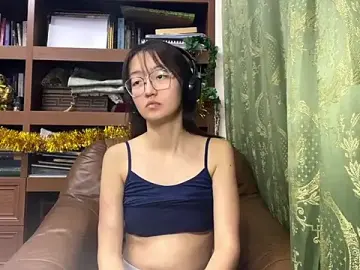 LinaClousのStripchatでライブセックス映像