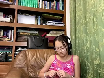 LinaClousのStripchatで無料ライブポルノ