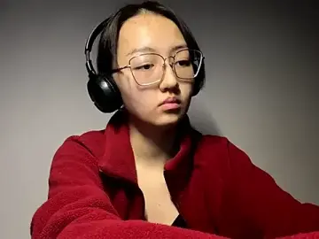 LinaClousのStripchatでヌードカメラ