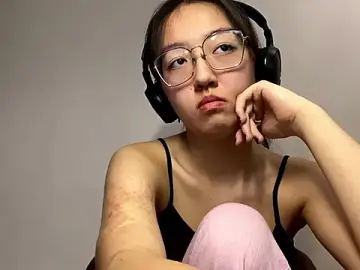 LinaClousのStripchatでセックスカメラ